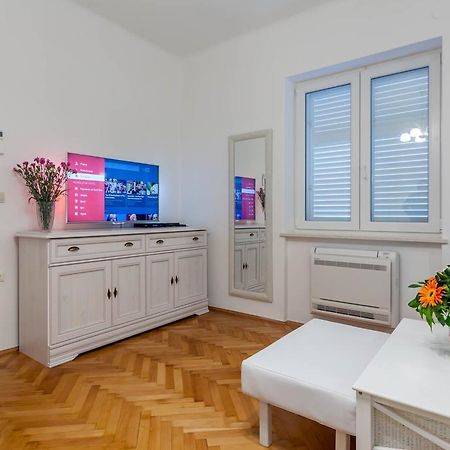Chic Apartment In Center Split Quarto foto